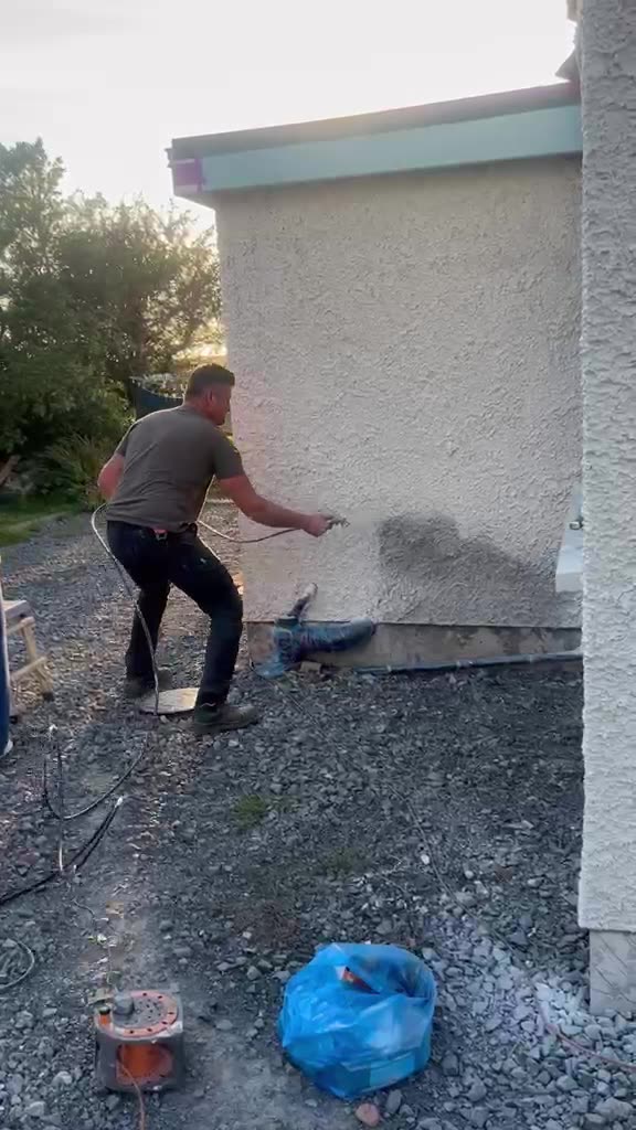 Roughcast Render Spraying, Gower, video walk-through 1